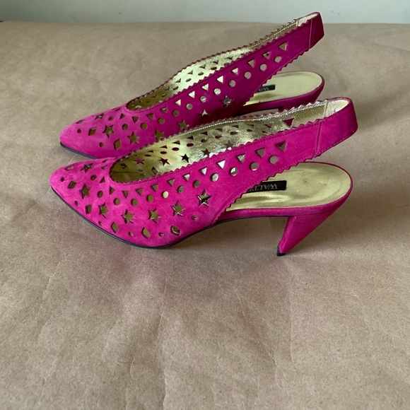 Walter Steiger 1980’s suede fuchsia sling back heels with perforated shapes. - Picture 5 of 9